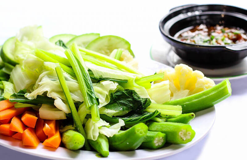 Ăn rau trước bữa cơm có giúp giảm cân