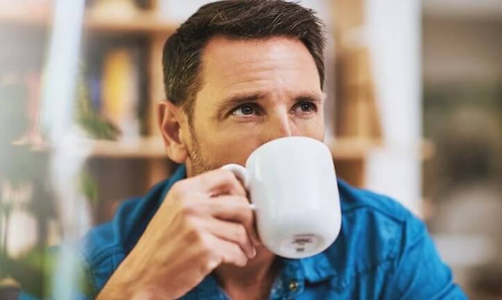 6 thói quen tiết lộ bạn uống nước không đúng cách 1